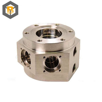 CNC-Bearbeitung mit fünf Achsen